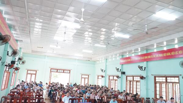 UBND XÃ THỌ PHONG TỔ CHỨC HỘI NGHỊ BỒI DƯỠNG, TẬP HUẤN LÝ LUẬN CHÍNH TRỊ HÈ NĂM 2025 CHO CÁN BỘ, GIÁO VIÊN THEO HÌNH THỨC TRỰC TUYẾN
