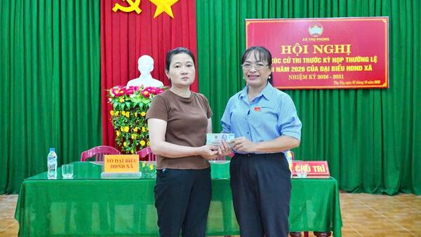 Thọ Phong: Trao 4 triệu đồng hỗ trợ gia đình anh Nguyễn Thanh Trà thông qua chương trình "Kết nối những tấm lòng"